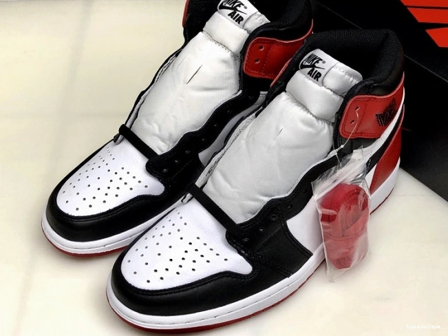 HYPE Black Jordan Air 555088-125 1 Toe Retro 0731
